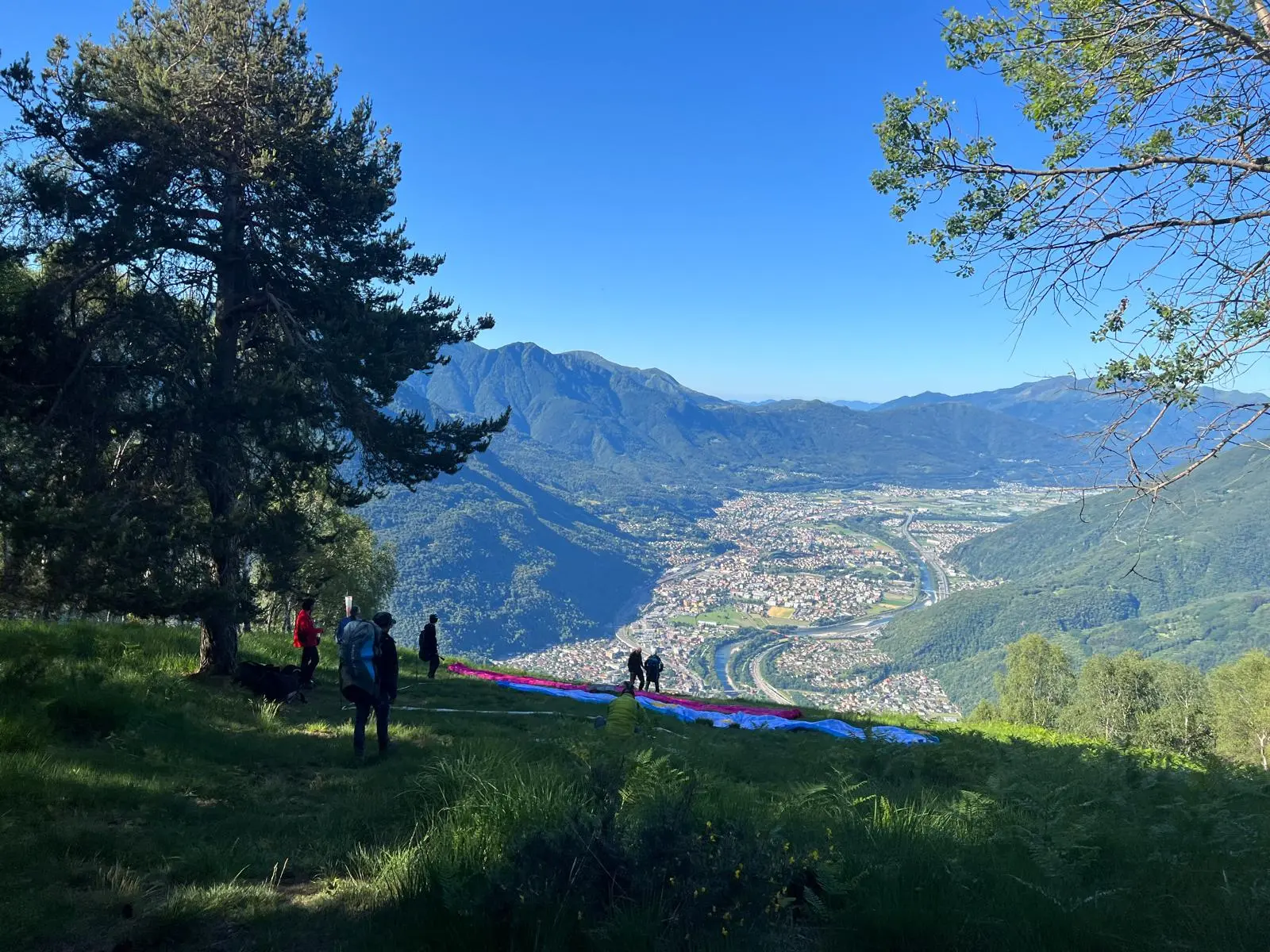 Decollo da Parusciana con vista su Bellinzona